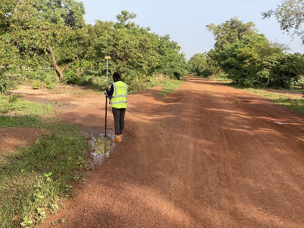 Étude topographique sur une piste rurale au Burkina Faso
